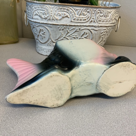 Adorable Mid-Century Pink and Black Fish Planter or wall pocket. Ceramic - Picture 5 of 6